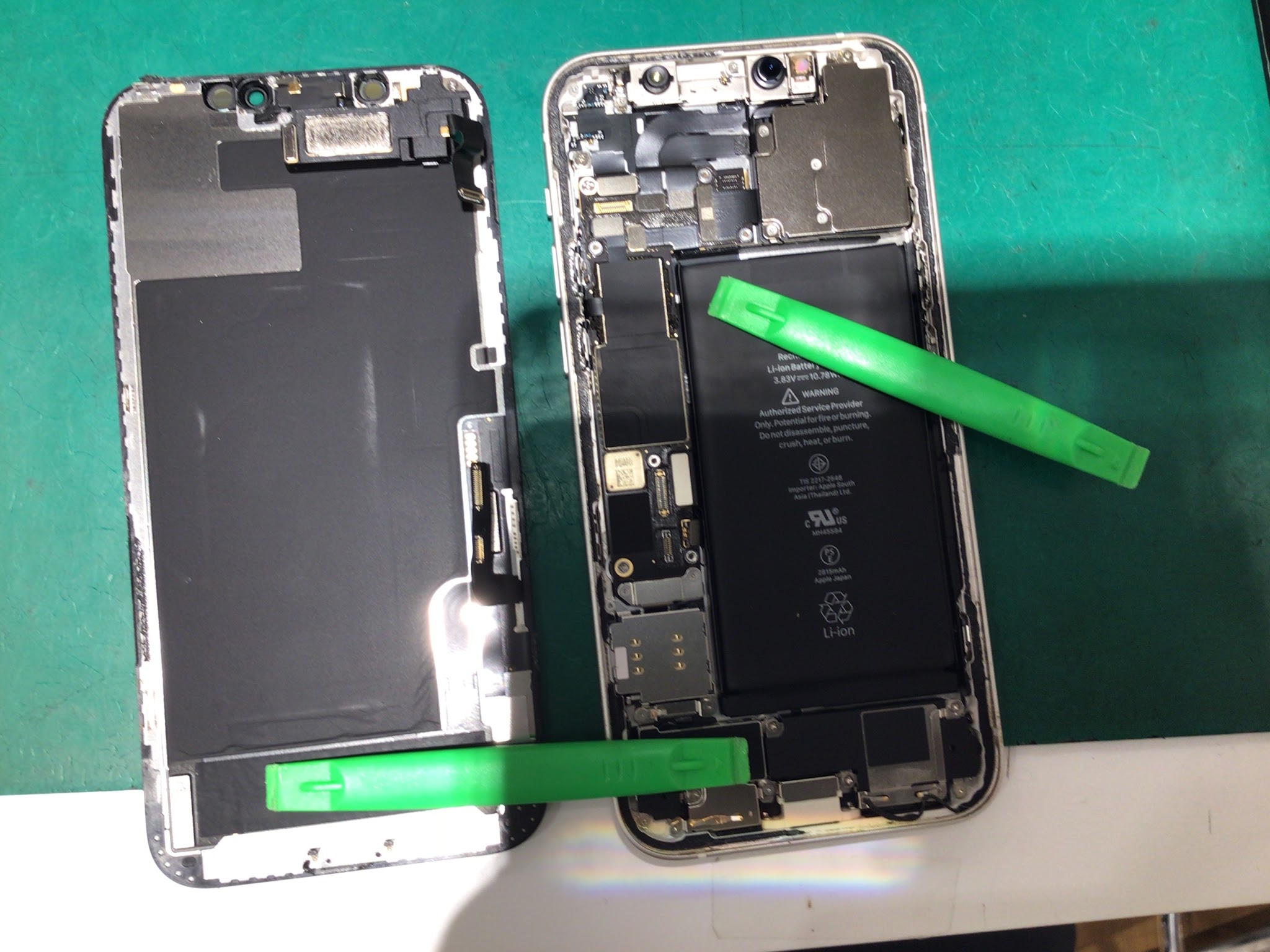 iPhone12(アイフォーン)のバッテリー交換はスマホ修理工房グランデュオ蒲田店におまかせください！